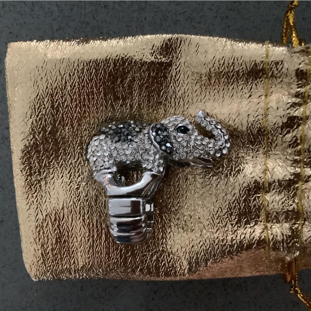Ring, fashion jeweled elephant, expandable band
